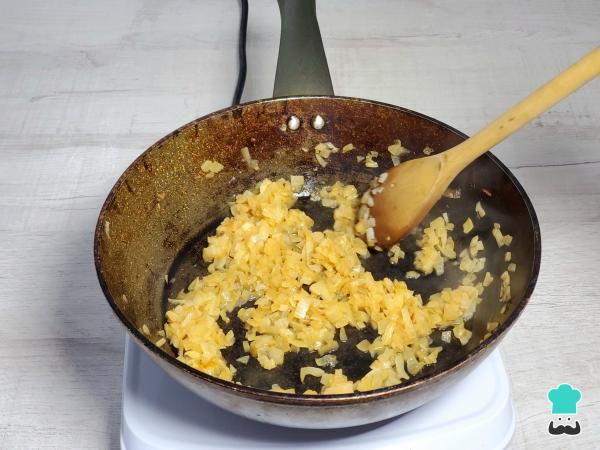 Recette de Nouilles Rouges au Poulet - Étape 2