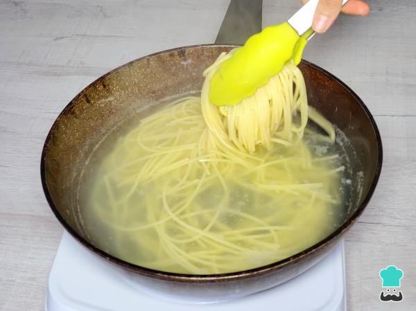 Recette de Nouilles Rouges au Poulet - Étape 7