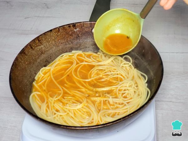 Recette de Nouilles Rouges au Poulet - Étape 8