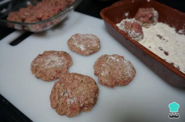 Recette de Mini Burgers Maison à la Viande Hachée - Étape 4