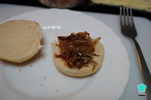 Recette de Mini Burgers Maison à la Viande Hachée - Étape 6