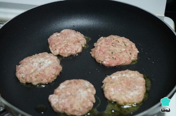 Recette de Mini Burgers Maison à la Viande Hachée - Étape 5