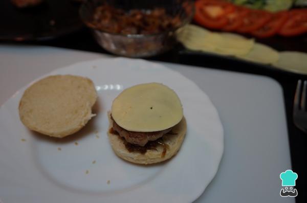 Recette de Mini Burgers Maison à la Viande Hachée - Étape 8