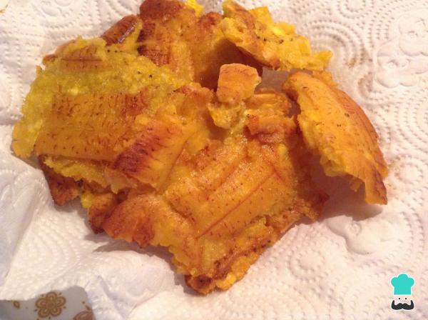 Recette de Tilapia frit aux patacones - Étape 9