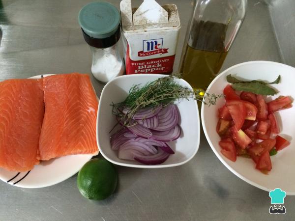 Recette de Saumon au Four avec Fenouil et Tomate - Étape 1