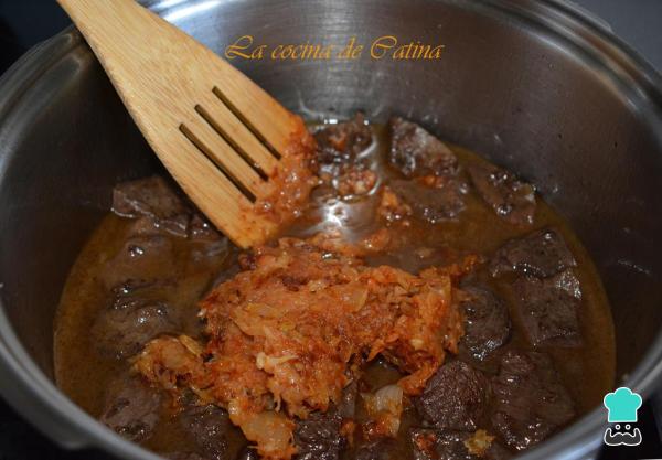 Recette de goulasch de bœuf hongrois étape par étape - Étape 4