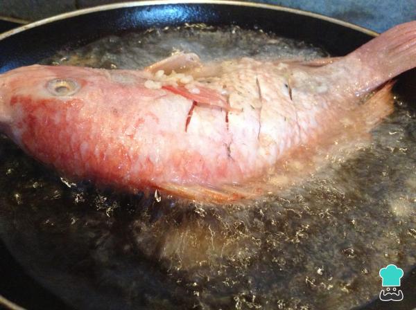 Recette de mojarra frite avec salade - Étape 10