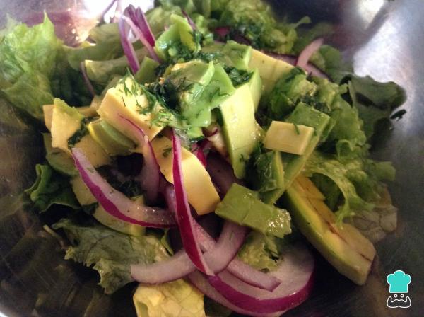 Recette de mojarra frite avec salade - Étape 9