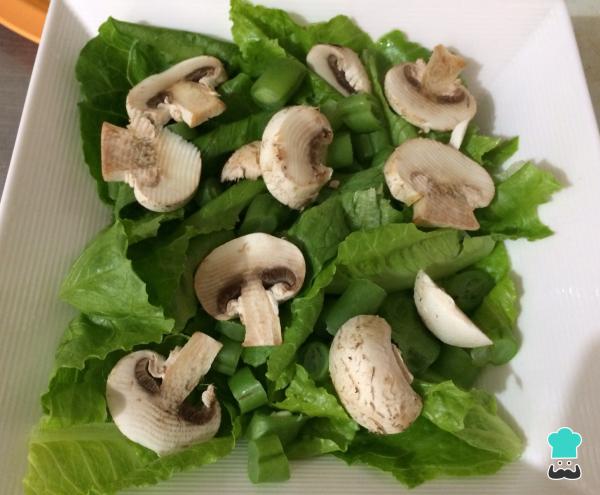 Recette de Salade Fraîche aux Champignons - Étape 4