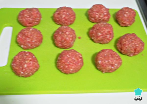 Recette de Boulettes de viande aux oignons et poivrons - Étape 2