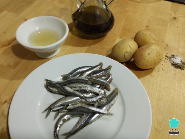 Recette d'anchois au four avec pommes de terre - Étape 1