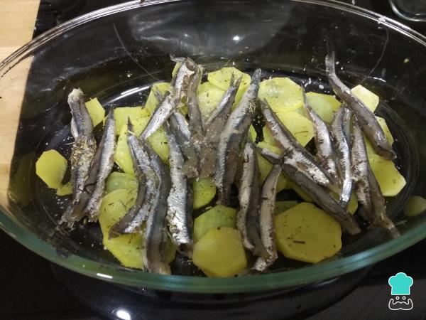 Recette d'anchois au four avec pommes de terre - Étape 3