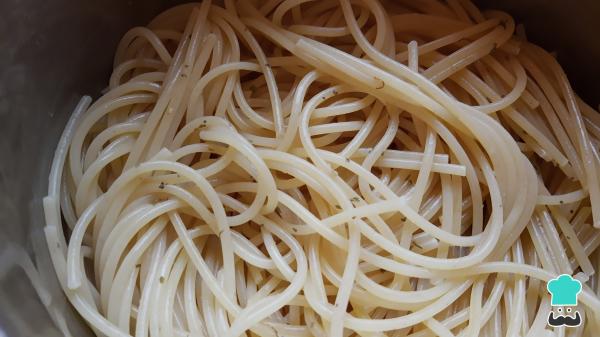 Recette de Spaghettis Rouges sans Crème - Étape 1