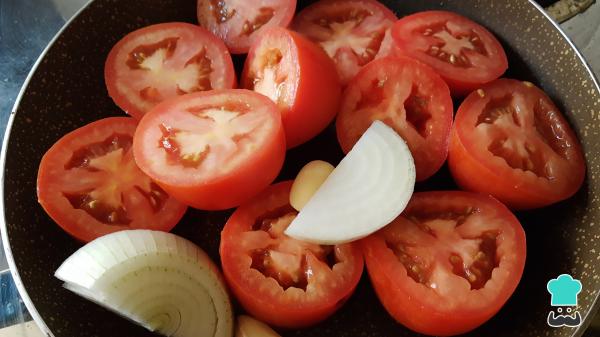 Recette de Spaghettis Rouges à la Tomate - Étape 2
