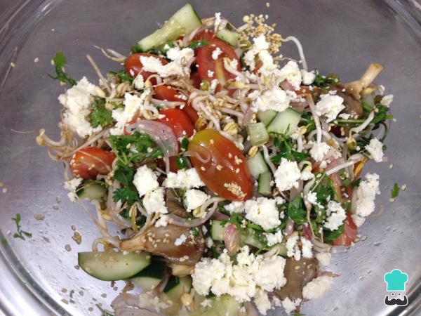 Recette de salade de fromage feta frais et coriandre - Étape 5