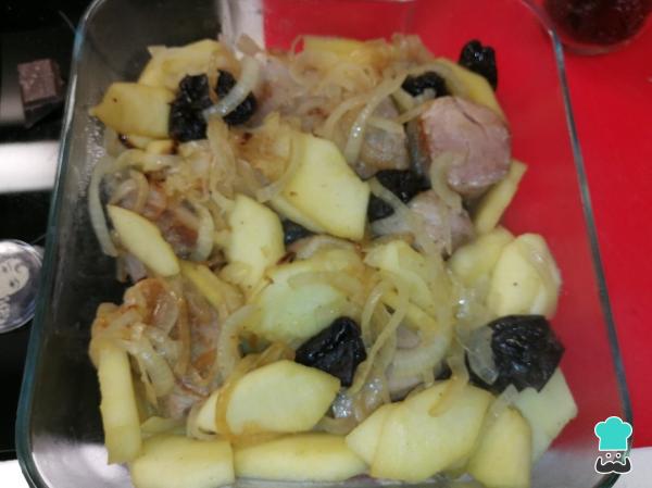 Recette de Filet de Porc au Four avec Pommes et Prunes - Étape 3