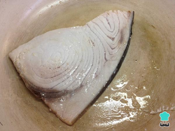 Recette d'Espadon sauce crevettes - Étape 2