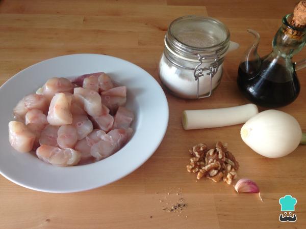 Recette de Lotte à la Sauce aux Noix - Étape 1