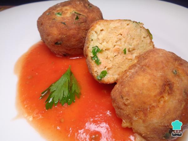 Recette de Boulettes de saumon à la sauce tomate