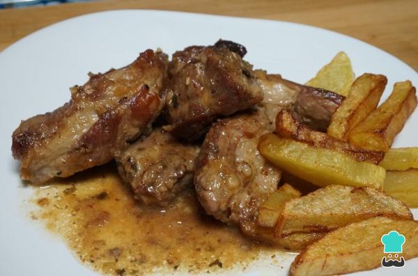 Recette de côtes de porc à la sauce au vin blanc