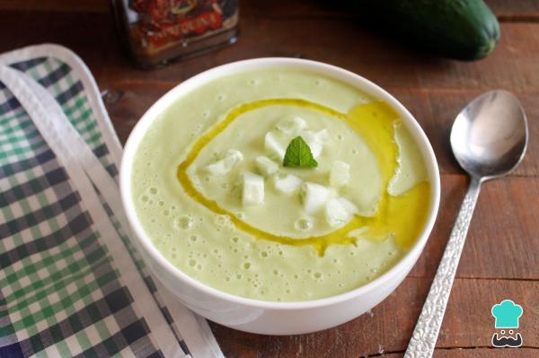 Recette de gaspacho de concombre et d'avocat