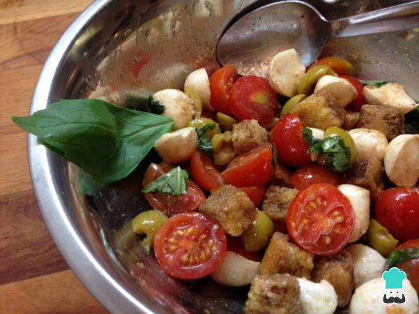 Recette de salade Panzanella