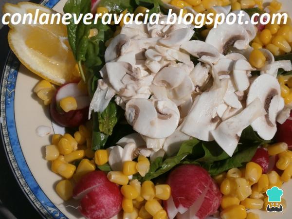 Recette de salade d'épinards et de champignons