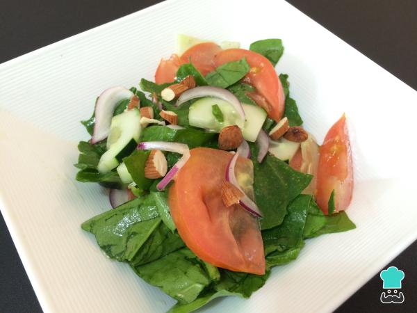 Recette de salade d'épinards et de tomates