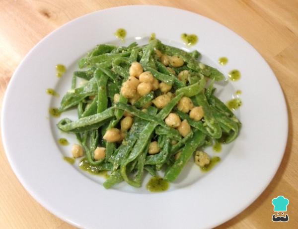 Recette de salade de pois chiches et haricots verts au pesto