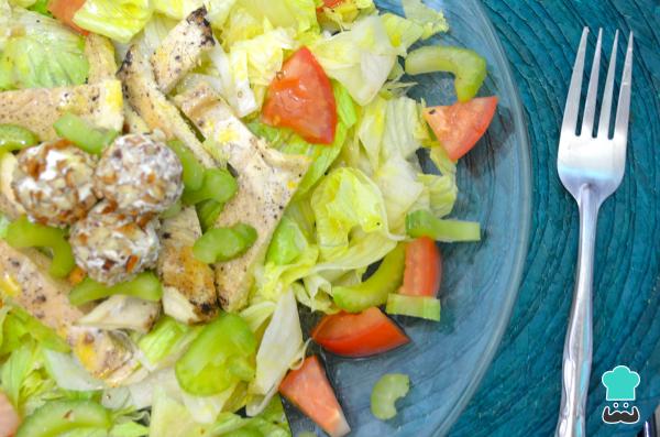 Recette de salade de poulet au céleri et fromage à la crème