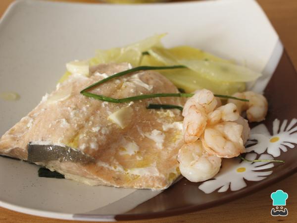 Recette de saumon au four avec pommes de terre et crevettes