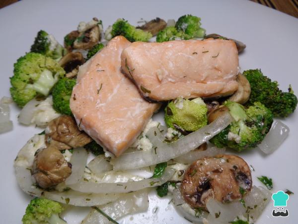 Recette de saumon cuit à la vapeur au micro-ondes