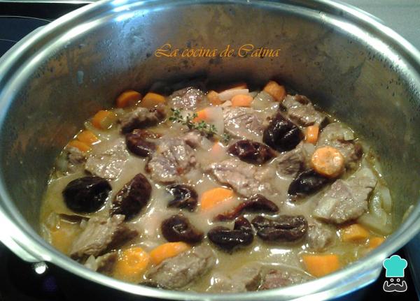 Recette de Ragoût de Bœuf aux Prunes - Étape 2