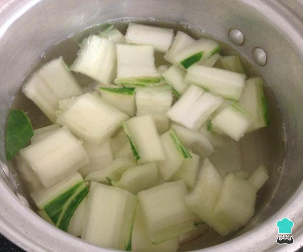 Recette de Salade de blettes chaudes aux pommes de terre - Étape 3