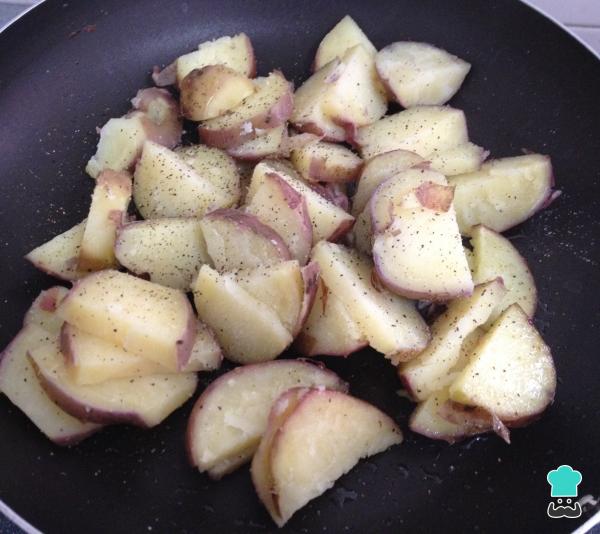 Recette de Salade de blettes chaudes aux pommes de terre - Étape 5