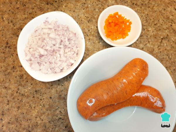 Recette de Nouilles à la saucisse Huachana - Étape 1