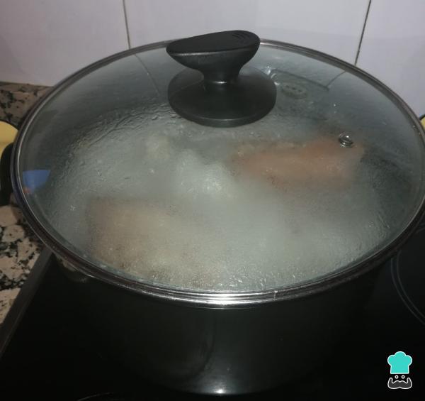 Recette de Jarret au four avec pommes de terre et oignons - Étape 1