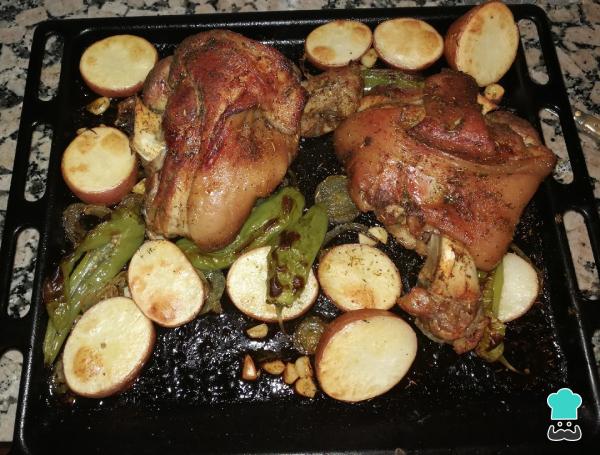 Recette de Jarret au four avec pommes de terre et oignons - Étape 4