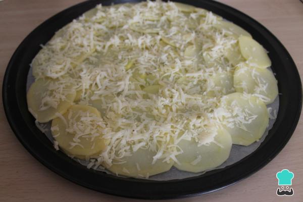 Recette de pizza aux pommes de terre - Étape 3