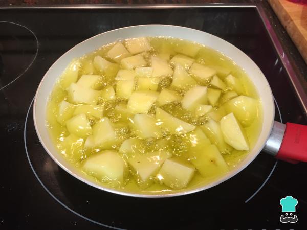 Recette de Pommes de terre à l'œuf et à la morue - Étape 3