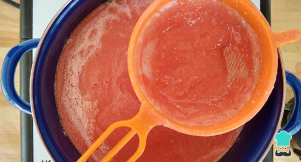 Recette de Spaghettis rouges à la crème - Étape 2