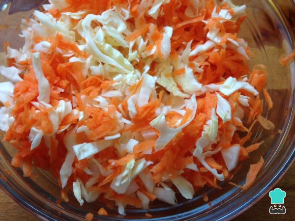 Recette de salade de chou et de carottes aigre-douce - Étape 2