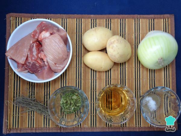 Recette de Côtes de Porc au Four avec Pommes de Terre et Oignons - Étape 1