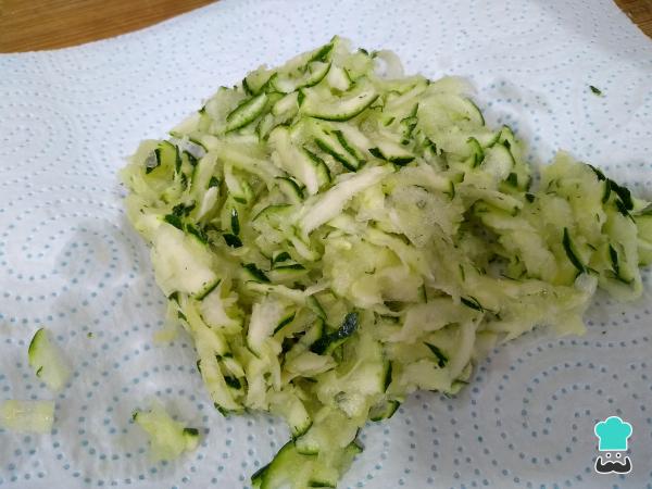 Recette de pizza aux courgettes - Étape 2