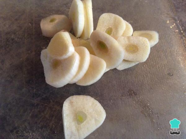 Recette de morue à l'ail rapide et facile - Étape 3