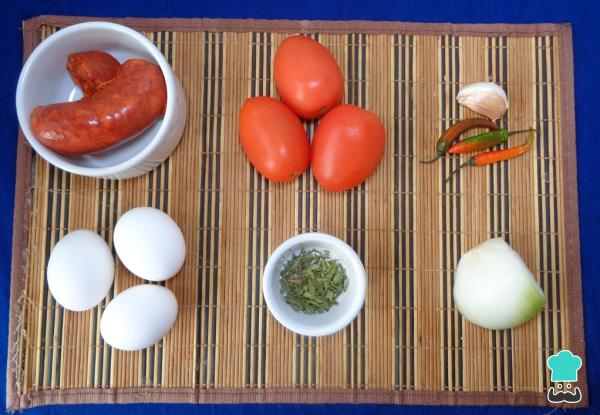 Recette Chorizo ​​​​à l'oeuf en sauce rouge - Étape 1