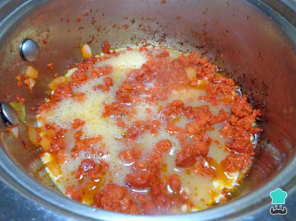 Recette Chorizo ​​​​à l'oeuf en sauce rouge - Étape 4