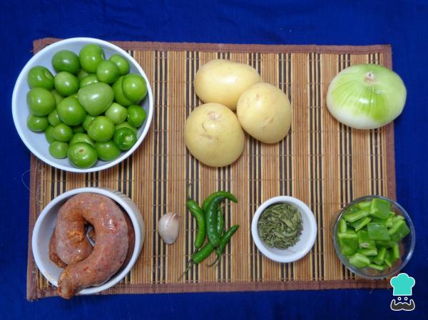 Recette de Longaniza en sauce verte avec pommes de terre et nopales - Étape 1