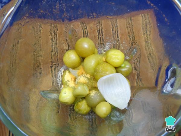 Recette de Longaniza en sauce verte avec pommes de terre et nopales - Étape 5