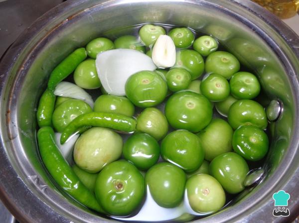 Recette de Longaniza en sauce verte avec pommes de terre et nopales - Étape 4